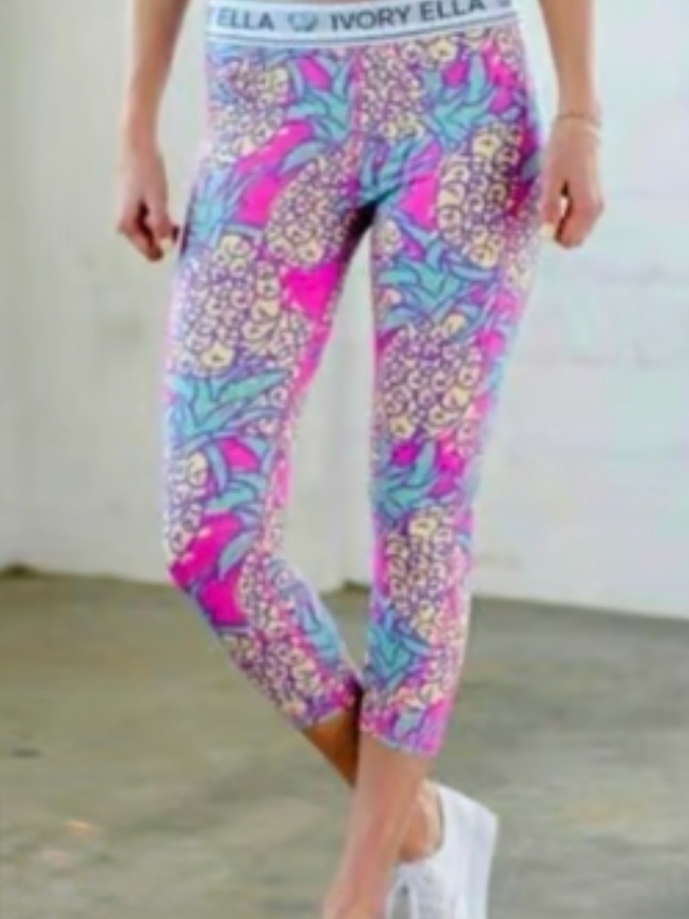 ivory ella NWOT Pink Pineapple Capri Leggings